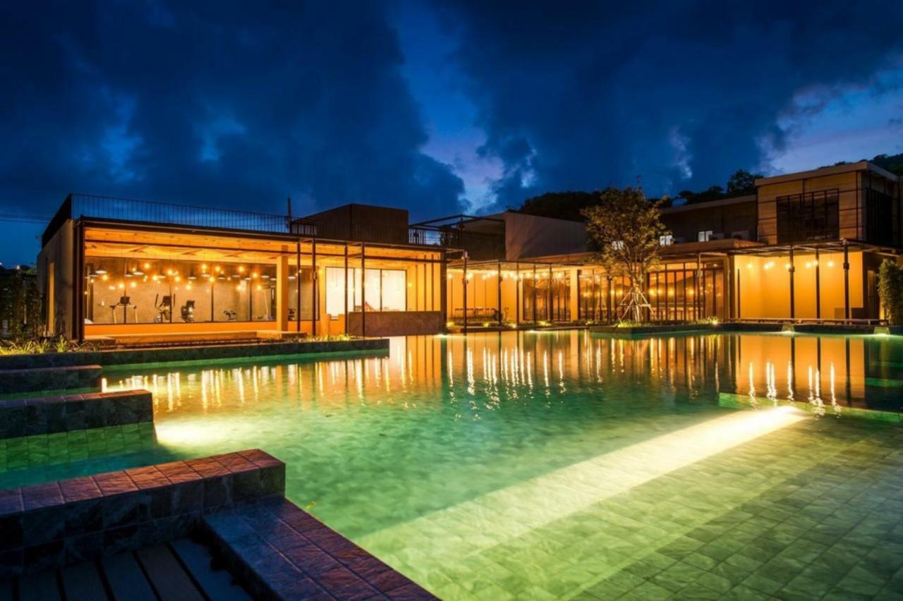 The Gallery Hotel Nai Harn Buitenkant foto