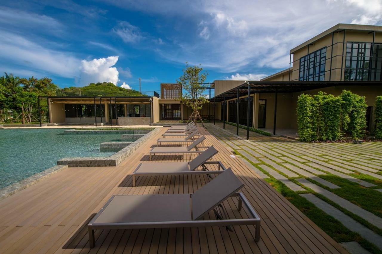 The Gallery Hotel Nai Harn Buitenkant foto